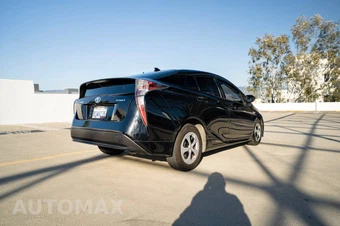 2016 Toyota Prius Two – miniatura 7
