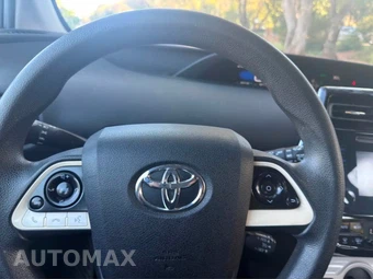 2016 Toyota Prius Two - miniatura 16