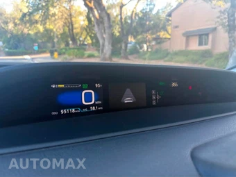2016 Toyota Prius Two - miniatura 17