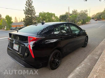 2016 Toyota Prius Two - miniatura 5