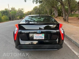 2016 Toyota Prius Two - miniatura 6