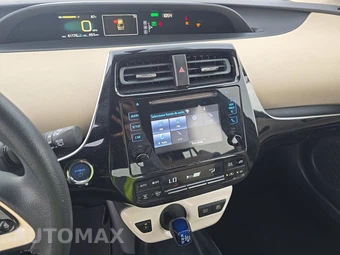 2016 Toyota Prius Two - miniatura 11
