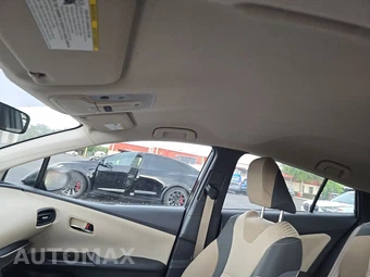 2016 Toyota Prius Two - miniatura 17