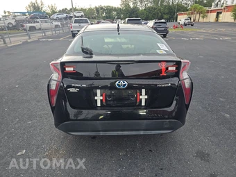 2016 Toyota Prius Two - miniatura 5