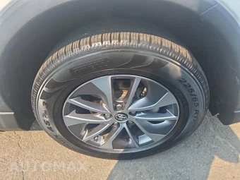 2016 Toyota RAV4 Hybrid XLE - miniatura 9