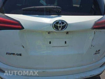 2016 Toyota RAV4 LE - miniatura 26