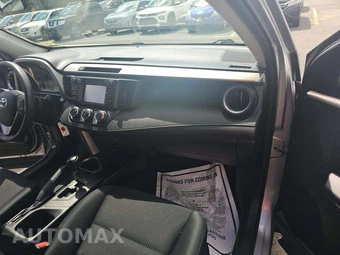 2016 Toyota RAV4 LE - miniatura 19