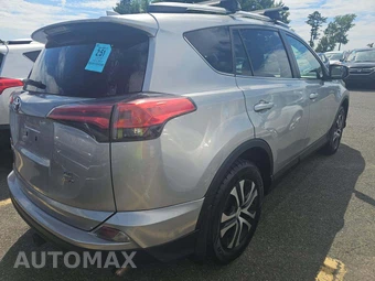2016 Toyota RAV4 LE - miniatura 3