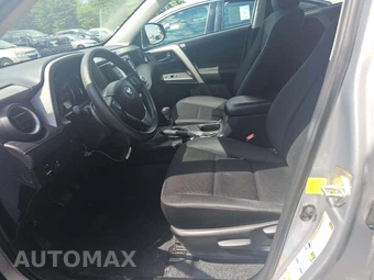 2016 Toyota RAV4 LE - miniatura 6