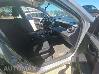 2016 Toyota RAV4 LE – miniatura 18