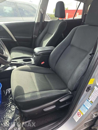 2016 Toyota RAV4 LE – miniatura 6