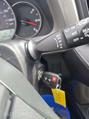 2016 Toyota RAV4 LE – miniatura 8