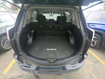 2016 Toyota RAV4 LE – miniatura 14