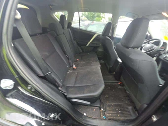 2016 Toyota RAV4 LE – miniatura 16