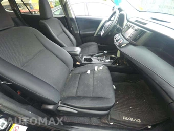 2016 Toyota RAV4 LE – miniatura 18