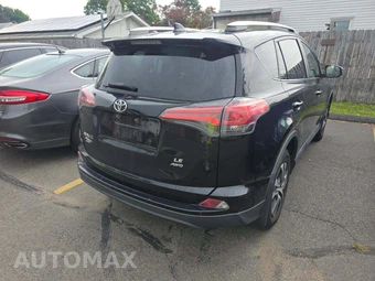 2016 Toyota RAV4 LE – miniatura 3
