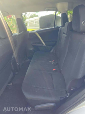 2016 Toyota RAV4 LE – miniatura 13