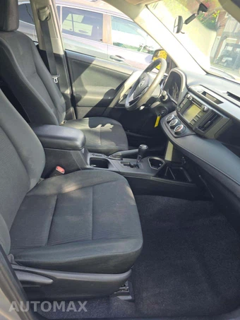 2016 Toyota RAV4 LE – miniatura 18
