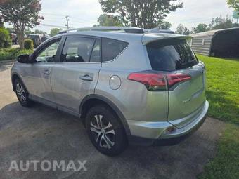 2016 Toyota RAV4 LE – miniatura 2