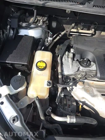 2016 Toyota RAV4 LE – miniatura 21
