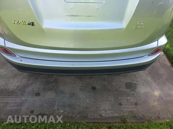 2016 Toyota RAV4 LE – miniatura 24