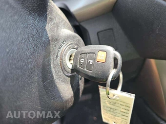 2016 Toyota RAV4 LE - miniatura 8