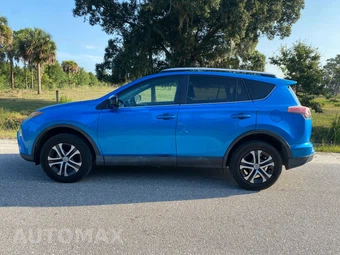 2016 Toyota RAV4 LE - miniatura 10