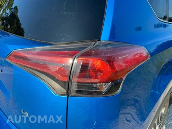2016 Toyota RAV4 LE - miniatura 15