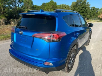 2016 Toyota RAV4 LE - miniatura 6