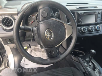 2016 Toyota RAV4 LE – miniatura 10