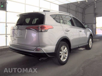 2016 Toyota RAV4 LE – miniatura 4