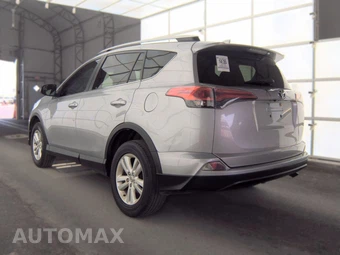 2016 Toyota RAV4 LE – miniatura 6