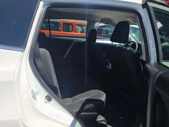2016 Toyota RAV4 LE – miniatura 16