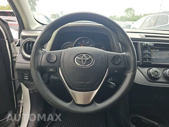 2016 Toyota RAV4 LE – miniatura 10