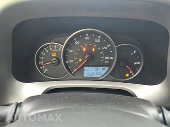 2016 Toyota RAV4 LE – miniatura 12