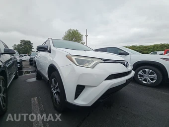 2016 Toyota RAV4 LE – miniatura 3