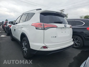 2016 Toyota RAV4 LE – miniatura 6