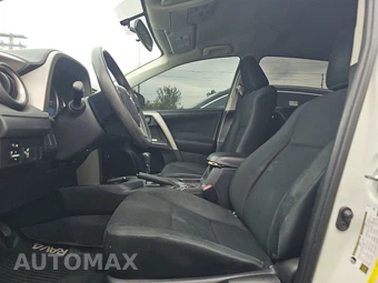2016 Toyota RAV4 LE – miniatura 7