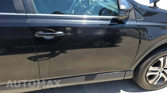 2016 Toyota RAV4 LE – miniatura 28