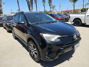 2016 Toyota RAV4 LE – miniatura 3