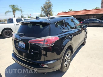 2016 Toyota RAV4 LE – miniatura 4