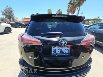 2016 Toyota RAV4 LE – miniatura 5