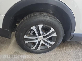 2016 Toyota RAV4 LE – miniatura 10