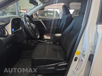 2016 Toyota RAV4 LE – miniatura 13