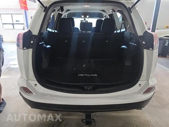 2016 Toyota RAV4 LE – miniatura 19