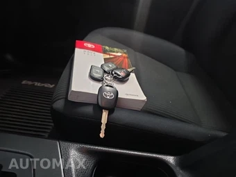 2016 Toyota RAV4 LE – miniatura 23