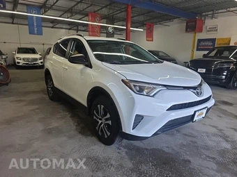 2016 Toyota RAV4 LE – miniatura 3