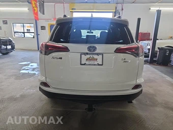 2016 Toyota RAV4 LE – miniatura 5