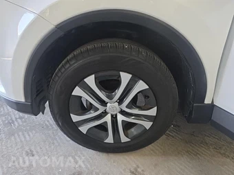 2016 Toyota RAV4 LE – miniatura 8