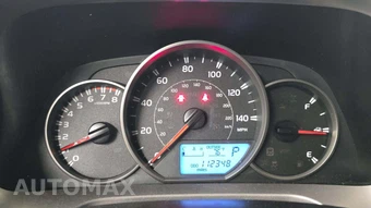 2016 Toyota RAV4 LE – miniatura 17